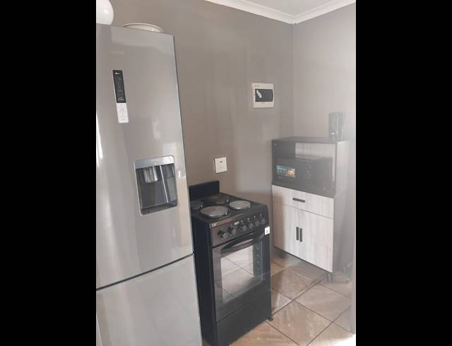 2 BEDROOM PROPERTY TO RENT IN ROSSLYN